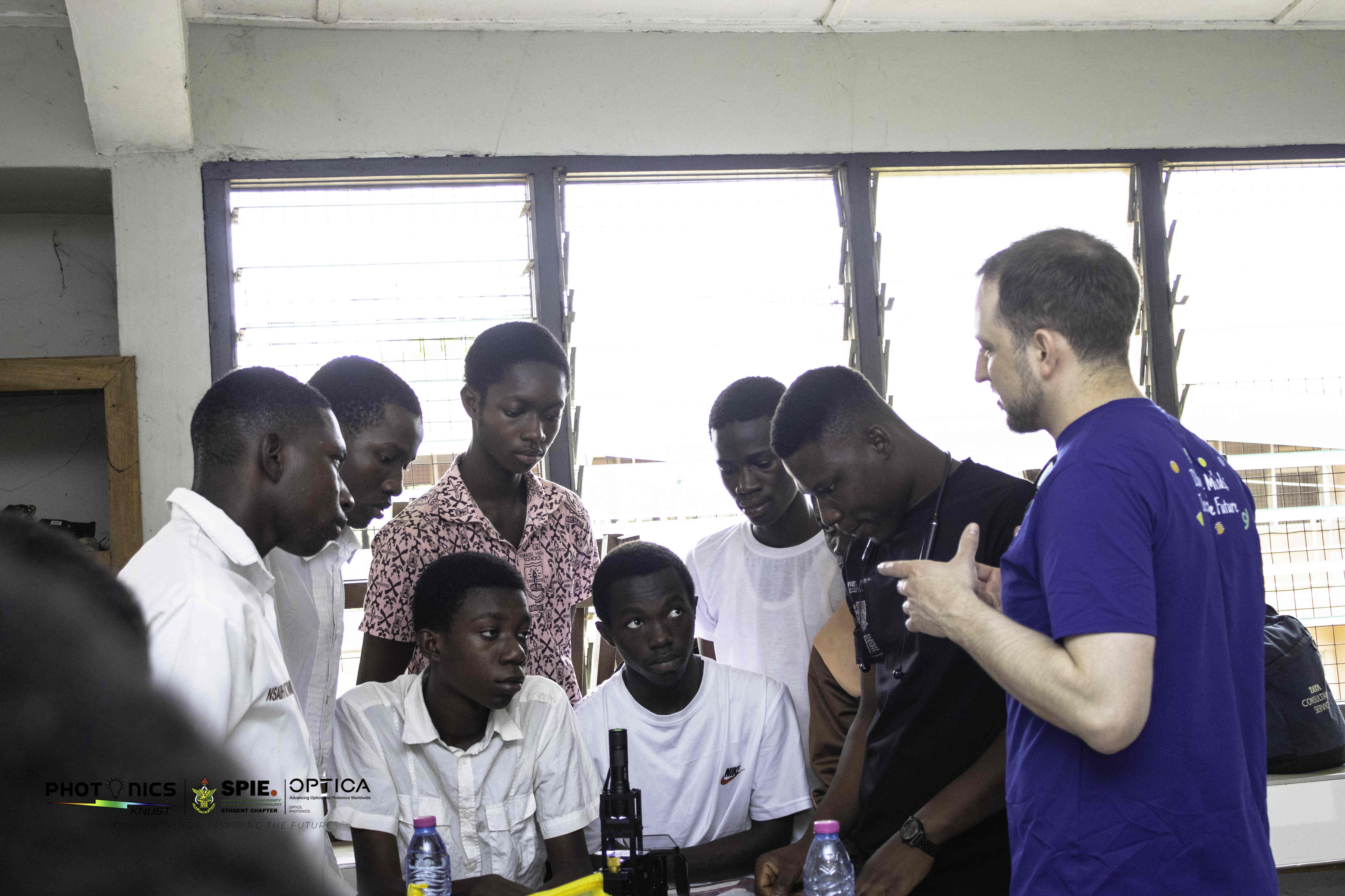 Fabian teaching KUHIS students